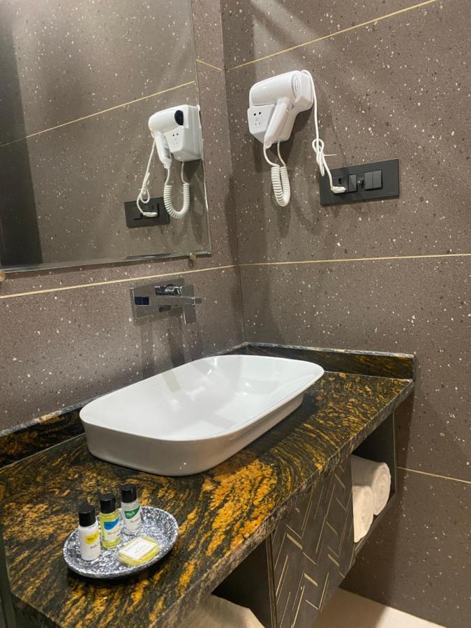Hotel Azul Ganga Rishīkesh Екстериор снимка